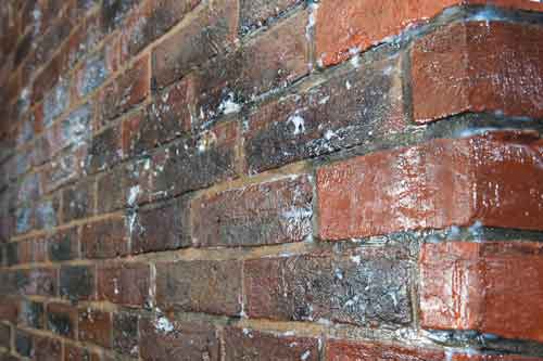 15–20 minutes after application, Stormdry starts to penetrate into the masonry
